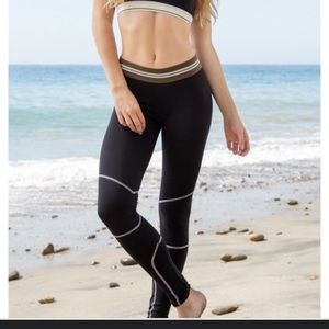 OLYMPIA ACTIVEWEAR Black Leggings Size L